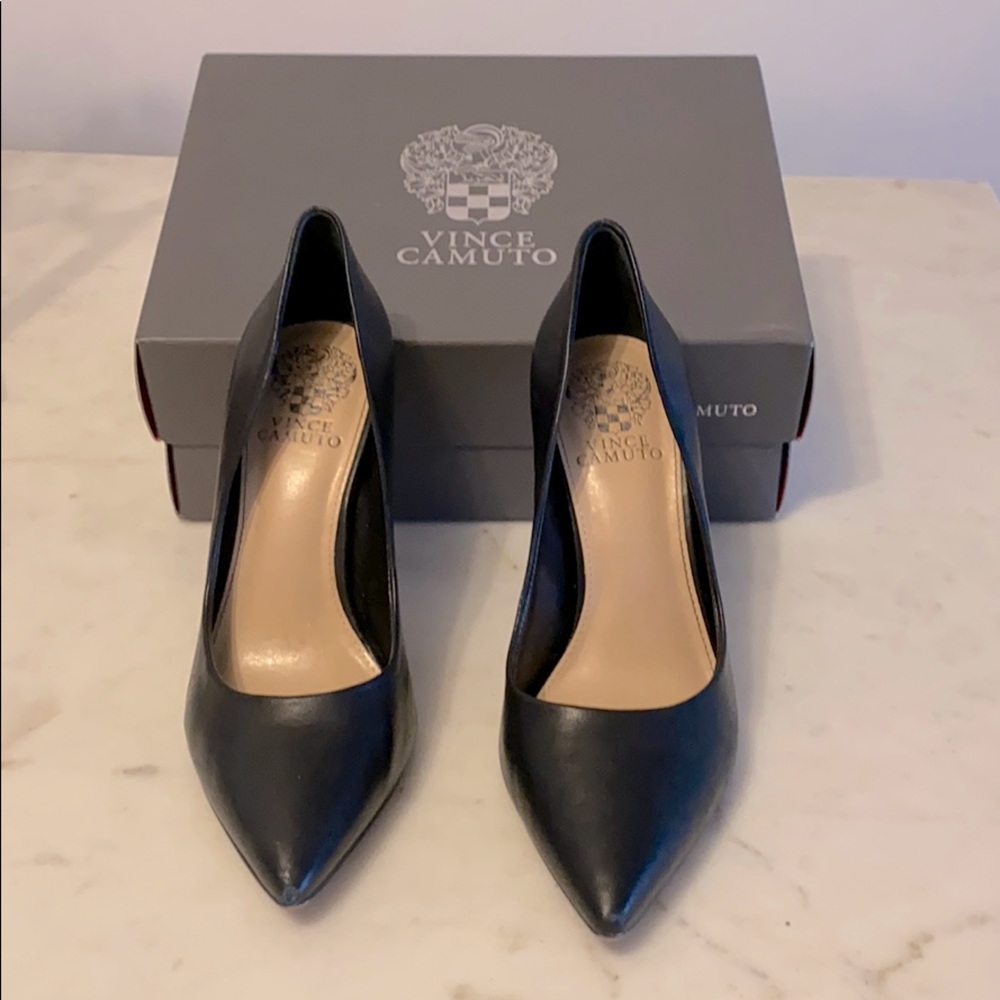 Black Vince Camuto pumps size 7